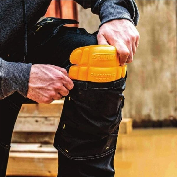 DeWALT DWC15-001 Knee Pads Ergonomic Design Insert One Size